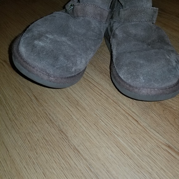 Uggs - Picture 3 of 7